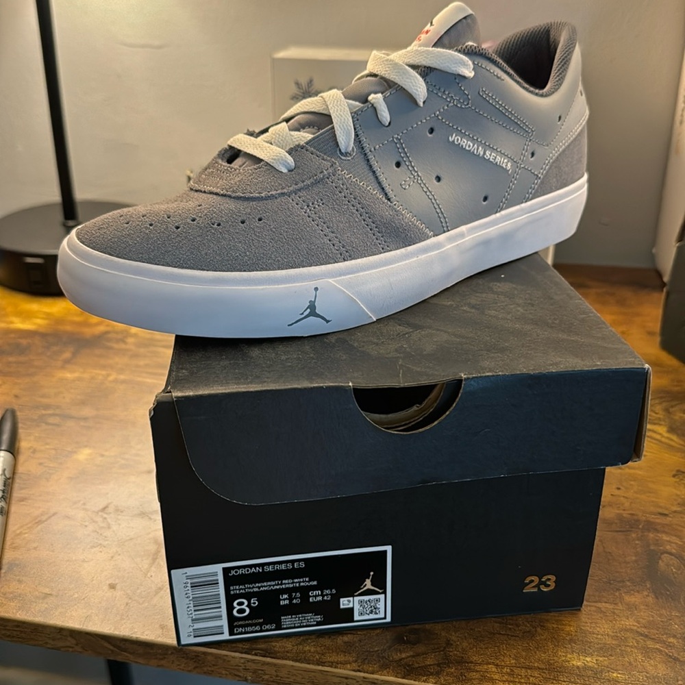 Jordan series es